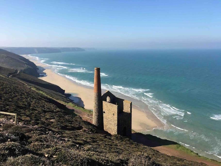 St Agnes Perfect Location, Hot Tub, Sea Views, Gym Lejlighed Eksteriør billede