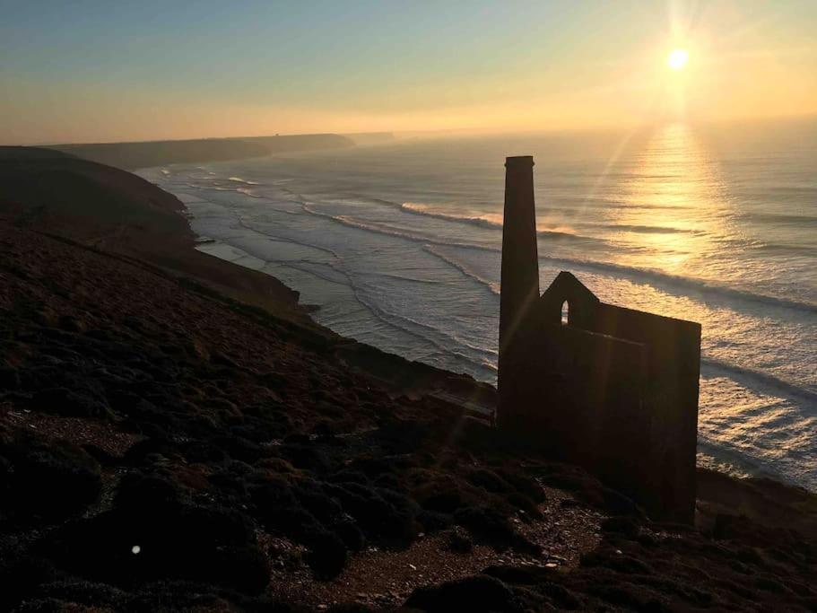 St Agnes Perfect Location, Hot Tub, Sea Views, Gym Lejlighed Eksteriør billede